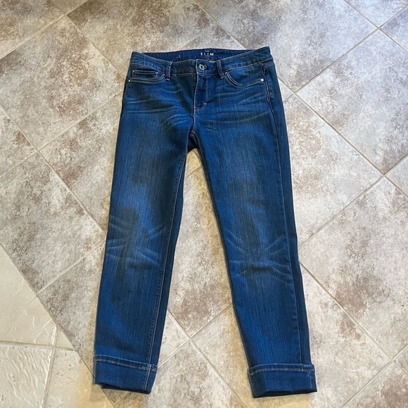 WHBM Slim Crop Mid Rise Cuffed Skinny Jeans Medium Wash Size 2 Denim Blue - Picture 9 of 11